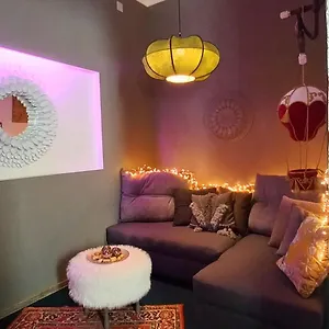 https://deja-view-house-in-city-center.alltbilisihotels.com